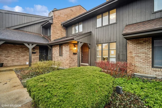 $399,000 | 1864 Mission Hills Lane, Northbrook, IL 60062