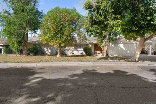$500,000 | 250 Santa Rosa Road, El Centro, CA 92243