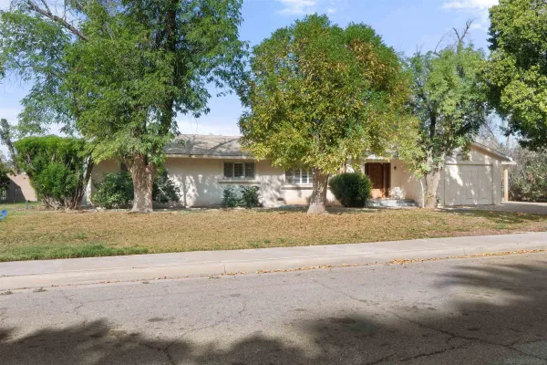 $500,000 | 250 Santa Rosa Road, El Centro, CA 92243