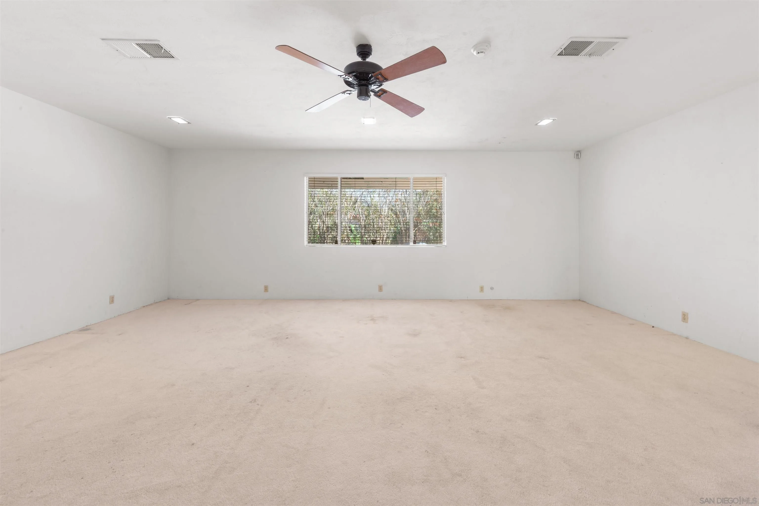 250 Santa Rosa Road El Centro, CA 92243 - Photo 7 of 48