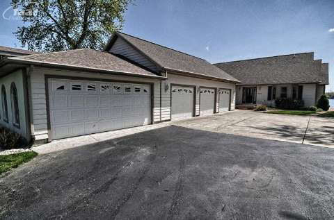 14159 Swanee Beach Drive Fenton, MI 48430 - Photo 2 of 32 20401778-1.JPG