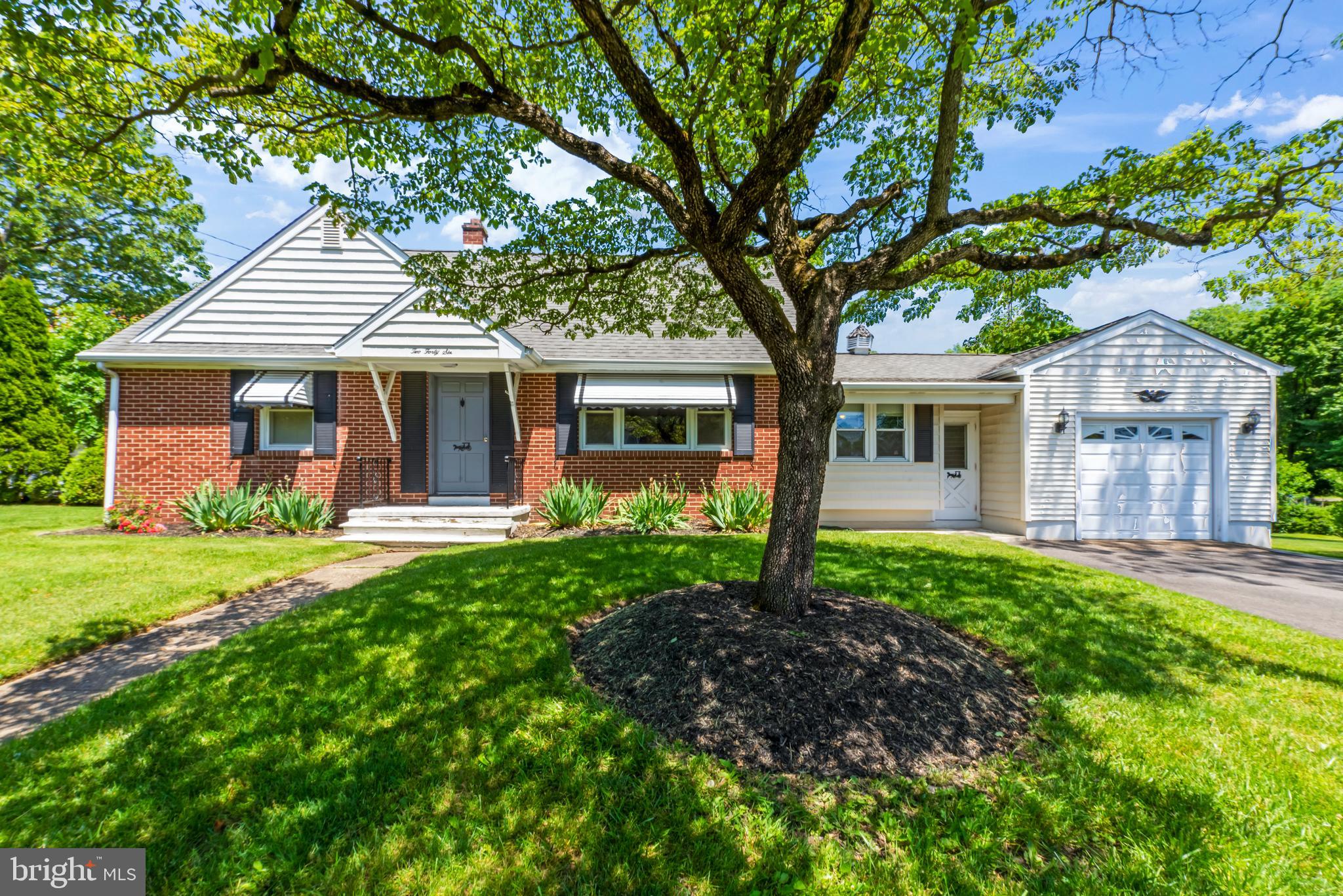 246 Youngs Road Hamilton, NJ 08619 - Photo 1 of 22 Gallery Image 1