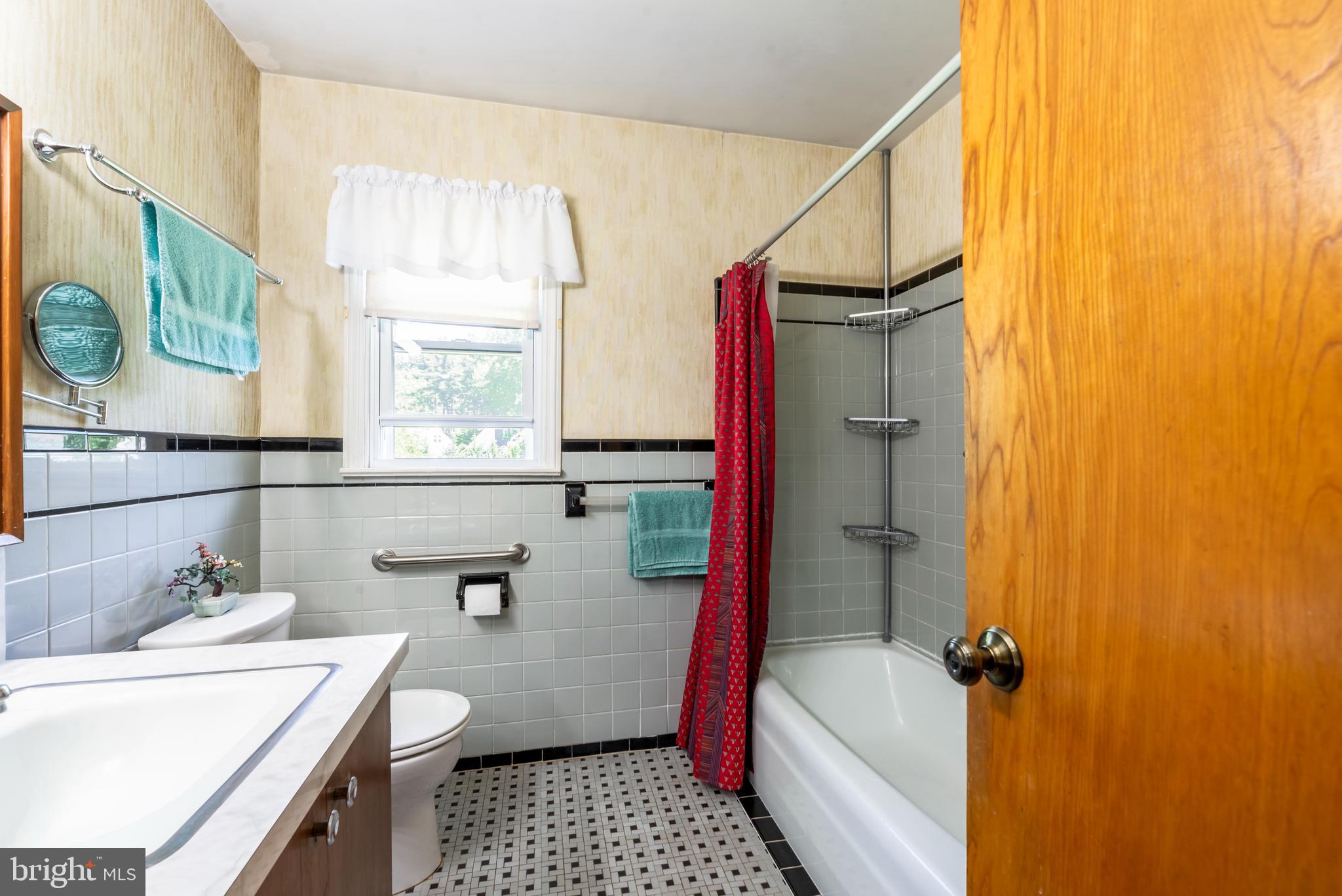 246 Youngs Road Hamilton, NJ 08619 - Photo 13 of 22 Gallery Image 13