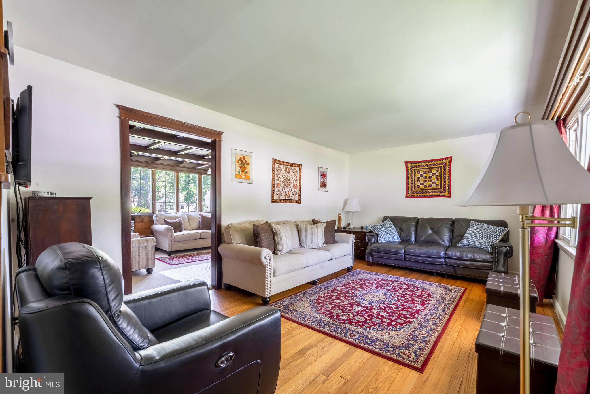 246 Youngs Road Hamilton, NJ 08619 - Photo 3 of 22 Gallery Image 3