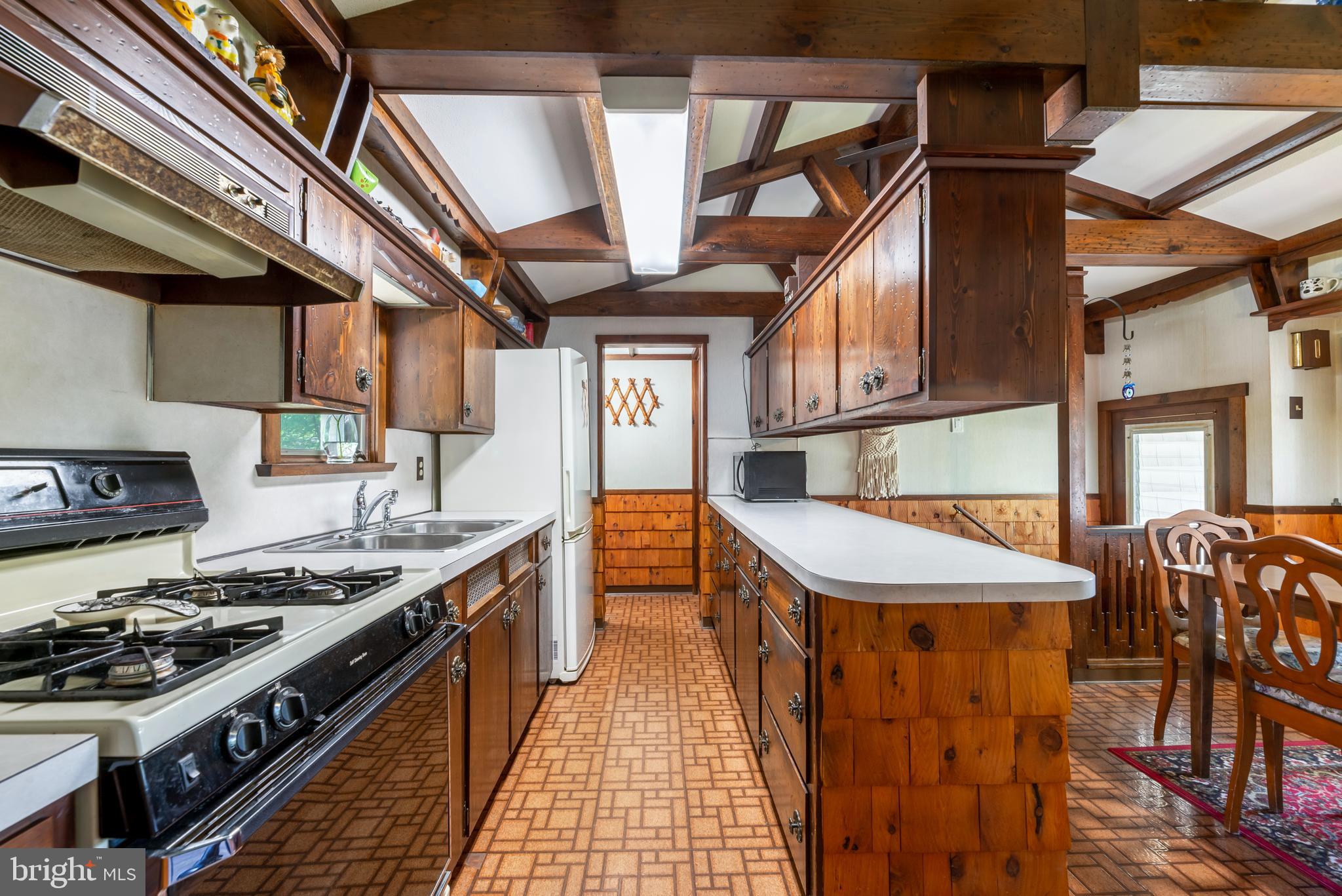 246 Youngs Road Hamilton, NJ 08619 - Photo 7 of 22 Gallery Image 7