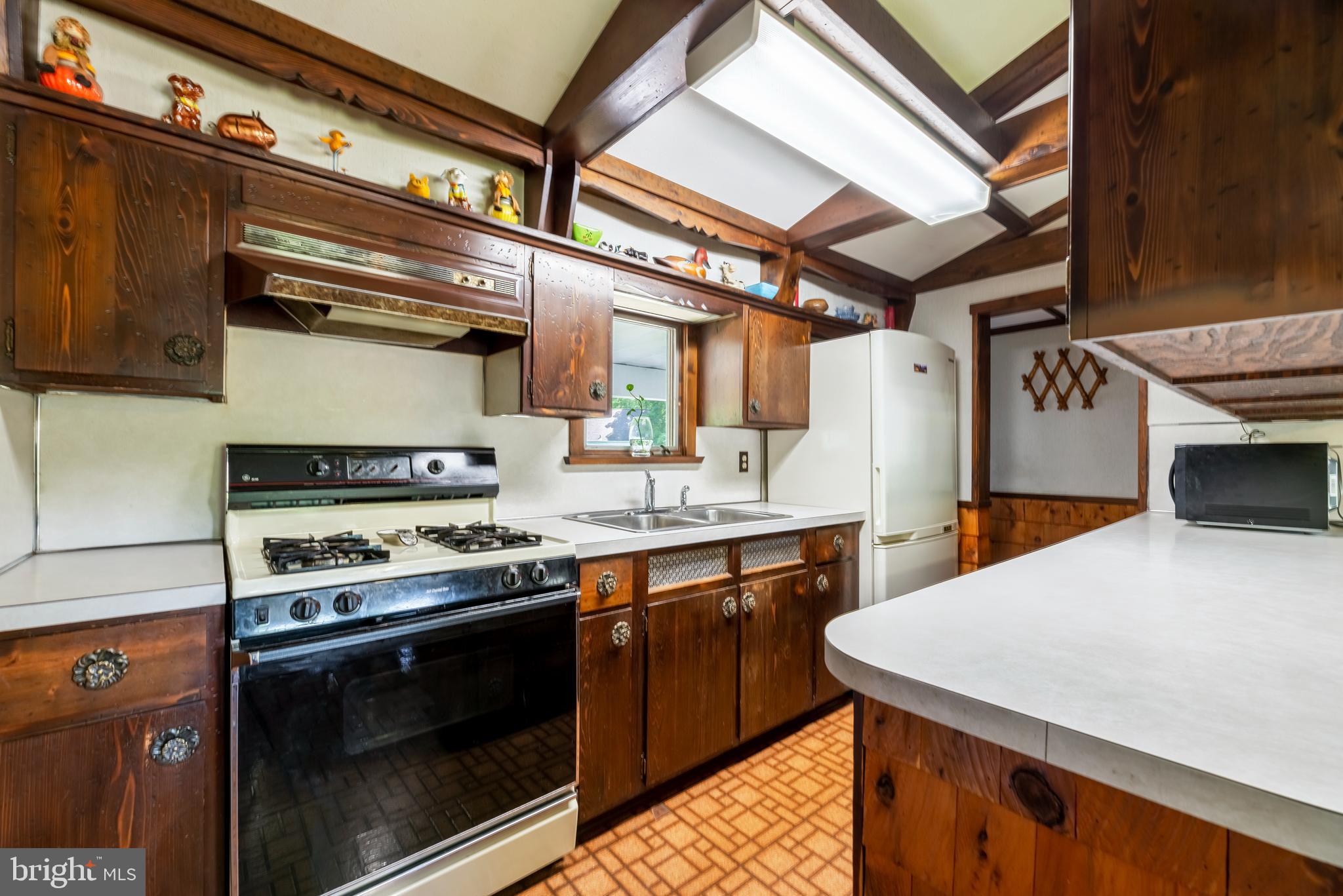 246 Youngs Road Hamilton, NJ 08619 - Photo 8 of 22 Gallery Image 8