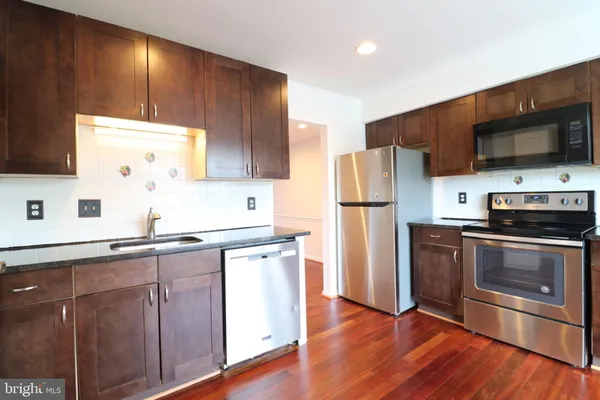$2,900 | 6584 Bermuda Green Court, Alexandria, VA 22312