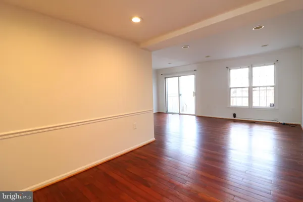 $2,900 | 6584 Bermuda Green Court, Alexandria, VA 22312