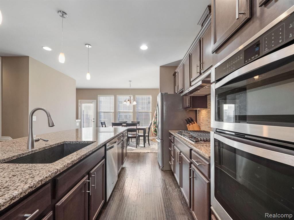 2665 Helmsdale Circle Rochester Hills, MI 48307 - Photo 11 of 33