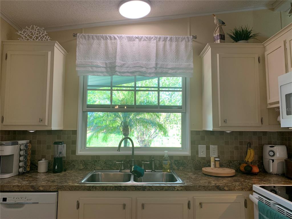 8304 Princess Court Palmetto, FL 34221 - Photo 18 of 44