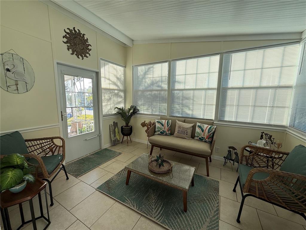 8304 Princess Court Palmetto, FL 34221 - Photo 4 of 44