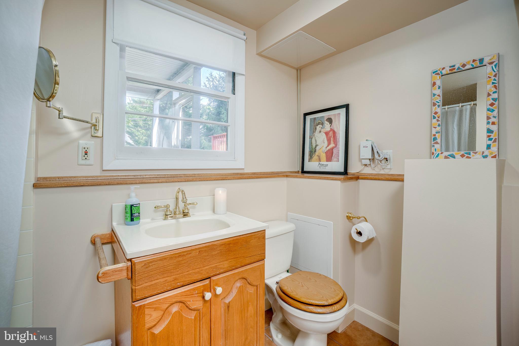 200 Rollingdale Road Baltimore, MD 21228 - Photo 23 of 58 Lower level full bath