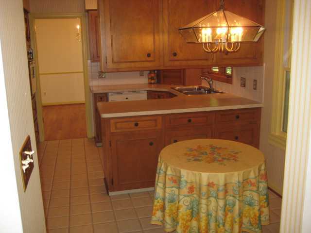 657 Indian Mound Road Columbus, OH 43213 - Photo 8 of 18 Gallery Image 8