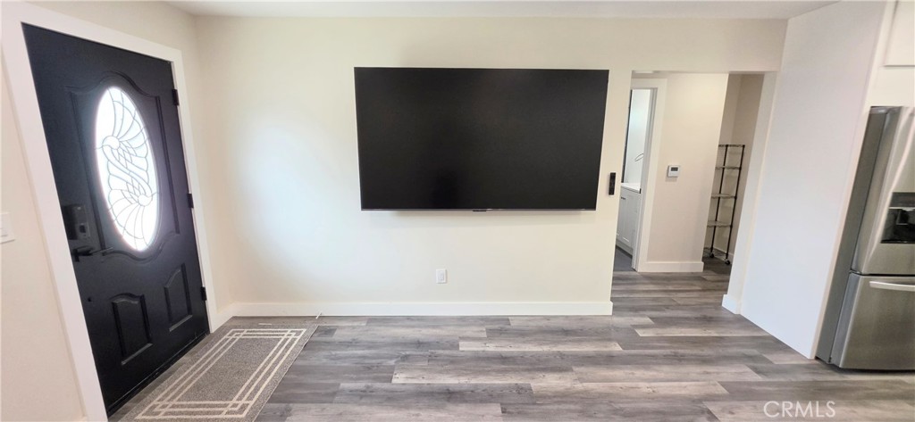 402 Findlay Montebello, CA 90640 - Photo 4 of 33 Living room