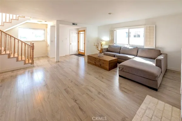 $5,500 | 546 11th Street, Unit C, Hermosa Beach, CA 90254