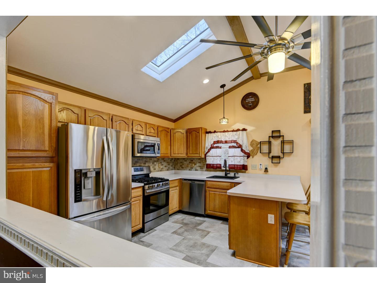 24 Sun Valley Road Hamilton Square, NJ 08690 - Photo 10 of 25 Gallery Image 10