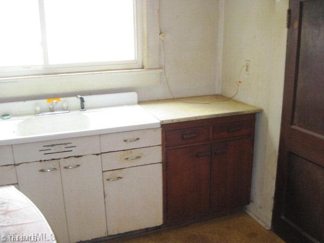 365 Cook Florist Road Reidsville, NC 27320 - Photo 3 of 7 Kitchen.