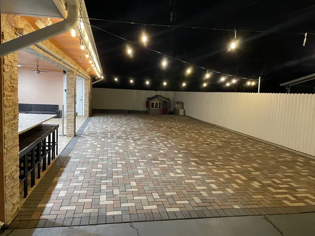 a view of a livingroom with furniture