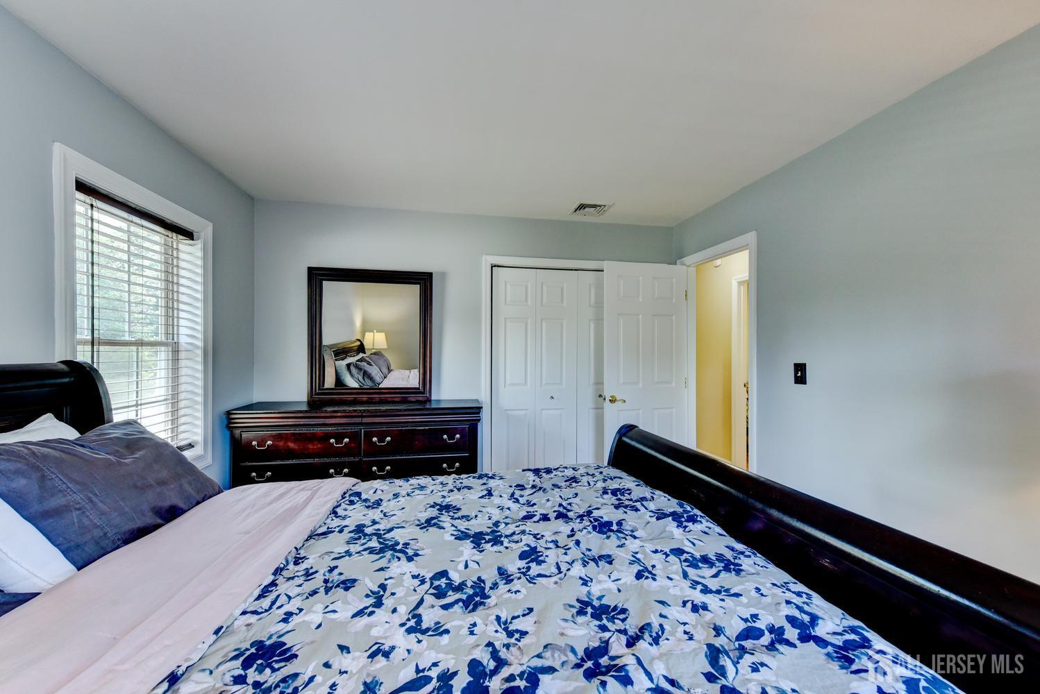 17 Sand Road Milltown, NJ 08850 - Photo 21 of 36