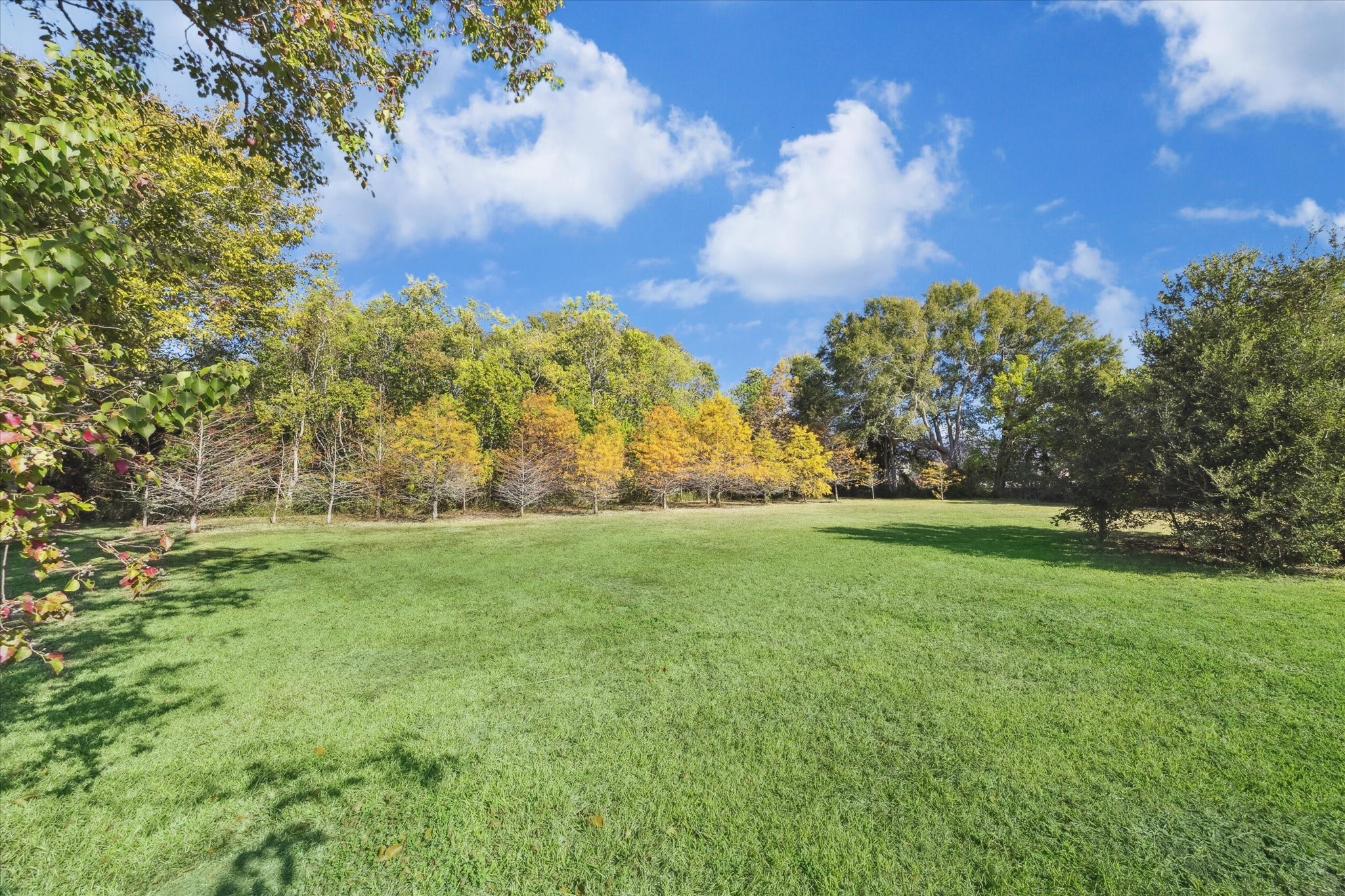 618 Bayridge Road La Porte, TX 77571 - Photo 35 of 40 THE PROPERTY FEATURES A WATER LINE AND FAUCETS AROUND THE PERIMATER FOR WATERING.