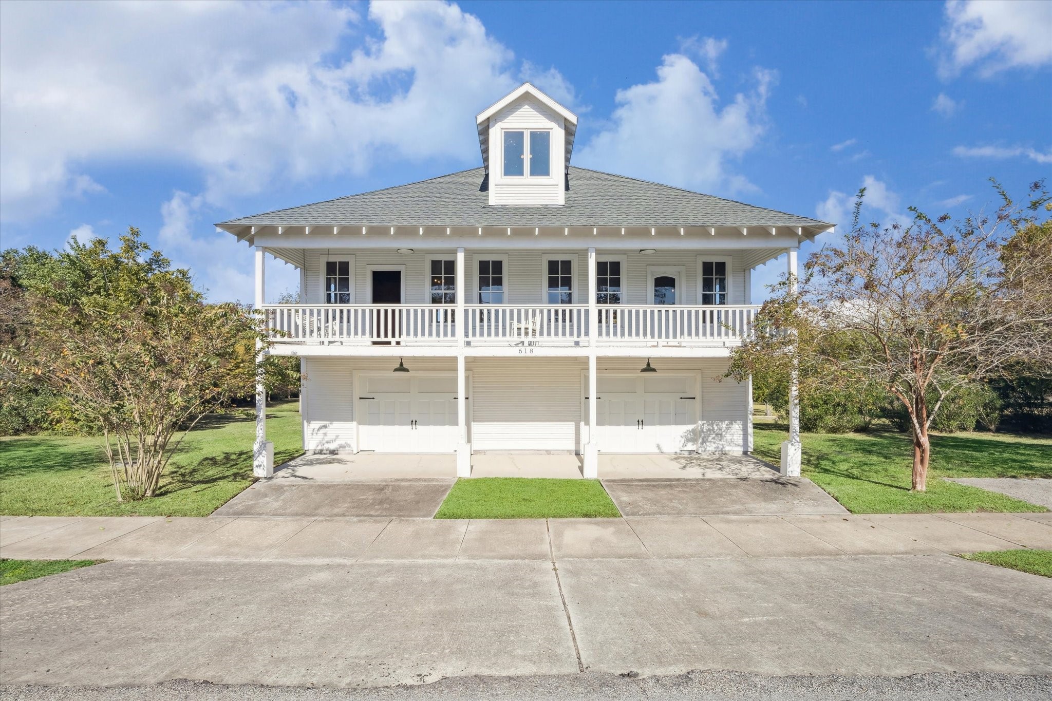 618 Bayridge Road La Porte, TX 77571 - Photo 37 of 40 ANOTHER VIEW OF CARRIAGE HOUSE.