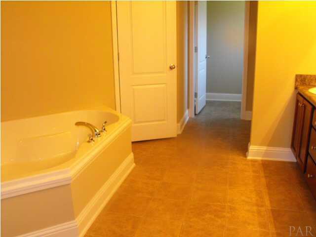 2148 Liberty Loop Road, Unit 8D Cantonment, FL 32533 - Photo 15 of 24 Gallery Image 15