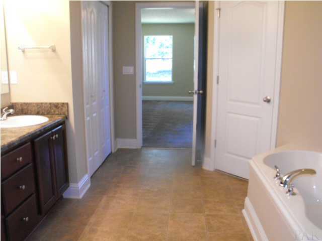 2148 Liberty Loop Road, Unit 8D Cantonment, FL 32533 - Photo 19 of 24 Gallery Image 19