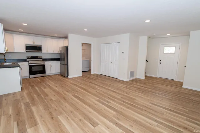 $415,000 | 1105-1107 Edwardsburg Avenue, Elkhart, IN 46514