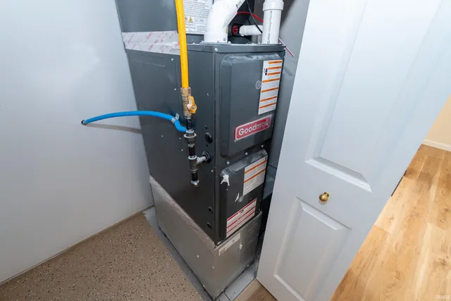 $415,000 | 1105-1107 Edwardsburg Avenue, Elkhart, IN 46514