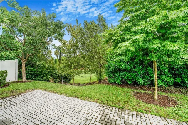 $4,000 | 6818 Pointe Of Woods Drive, West Palm Beach, FL 33413