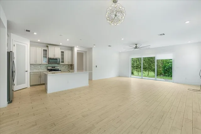 $4,000 | 6818 Pointe Of Woods Drive, West Palm Beach, FL 33413