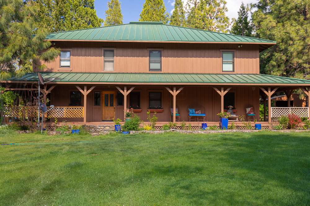 3835 Columbine Road Weed, CA 96094 - Photo 2 of 27 Gallery Image 2