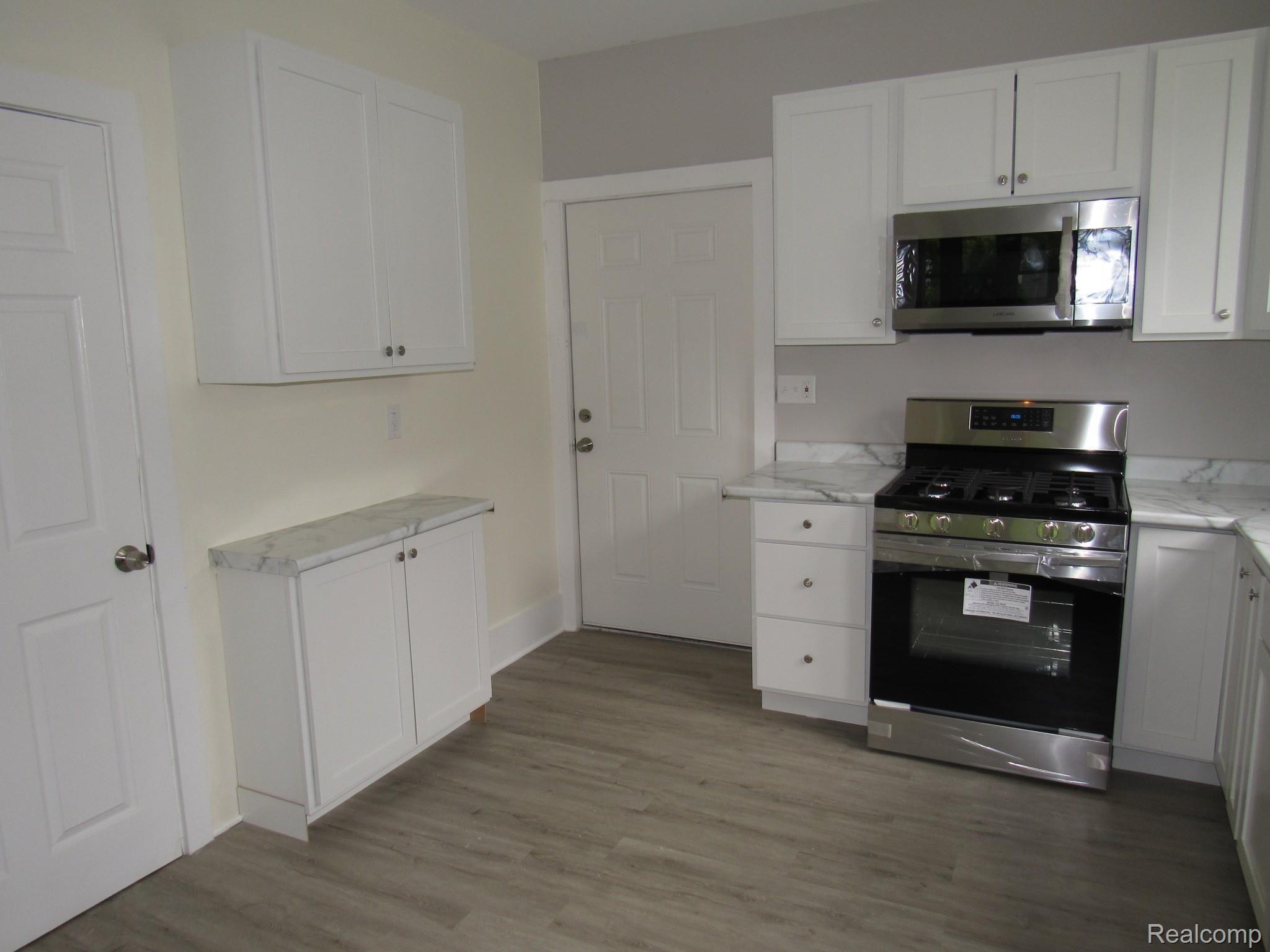 23012 Rausch Avenue Eastpointe, MI 48021 - Photo 25 of 52 23012 RAUSCH EASTPOINTE (26).JPG