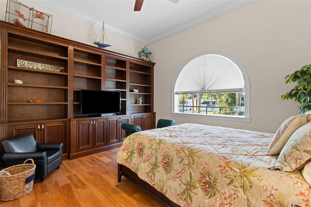 7986 9th Avenue South St. Petersburg, FL 33707 - Photo 33 of 83