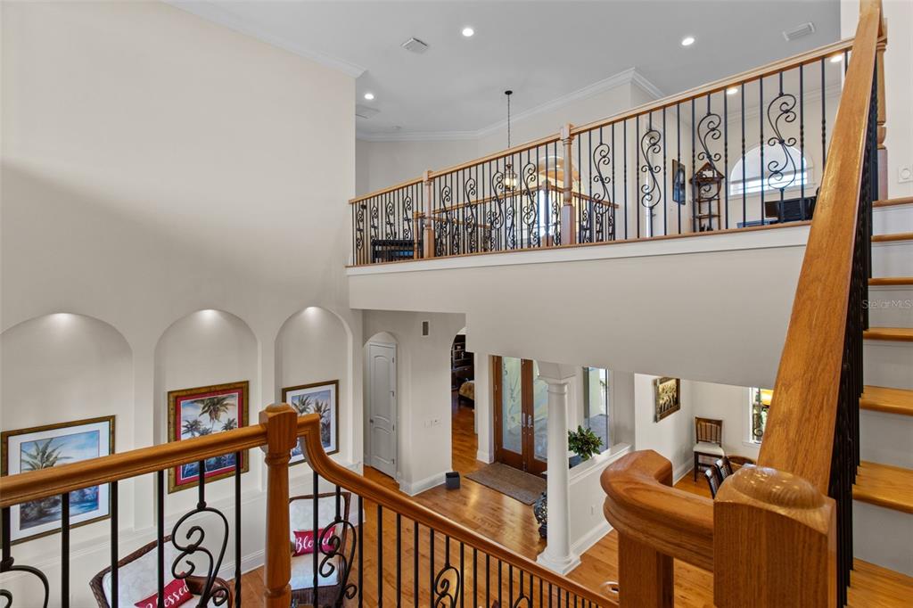 7986 9th Avenue South St. Petersburg, FL 33707 - Photo 34 of 83 a view of entryway with a front door
