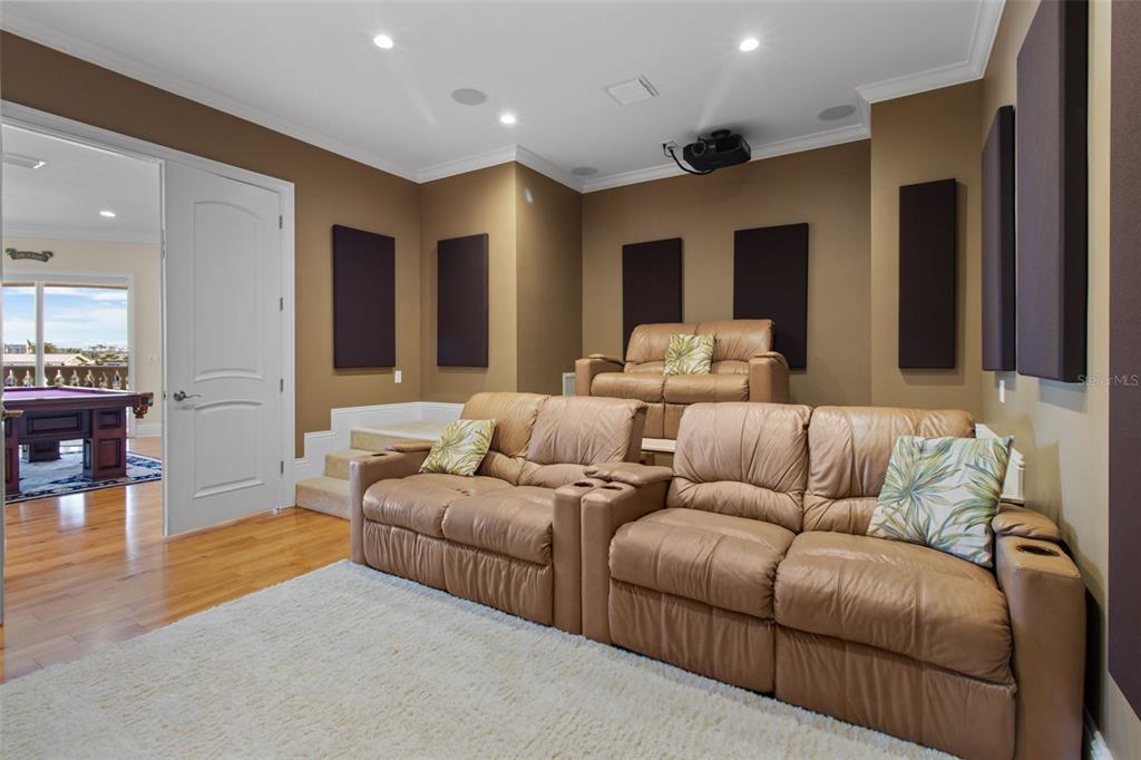 7986 9th Avenue South St. Petersburg, FL 33707 - Photo 40 of 83 a living room with furniture