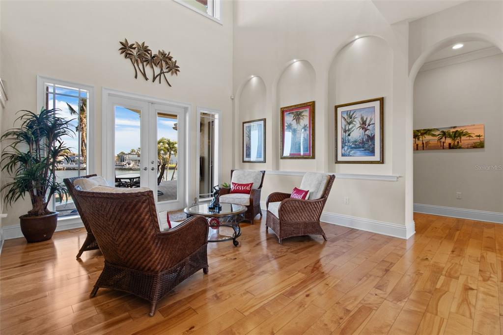 7986 9th Avenue South St. Petersburg, FL 33707 - Photo 6 of 83 a living room with furniture and wooden floor