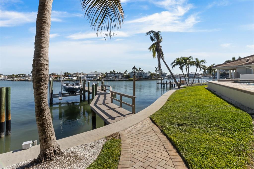 7986 9th Avenue South St. Petersburg, FL 33707 - Photo 70 of 83 a view of a lake