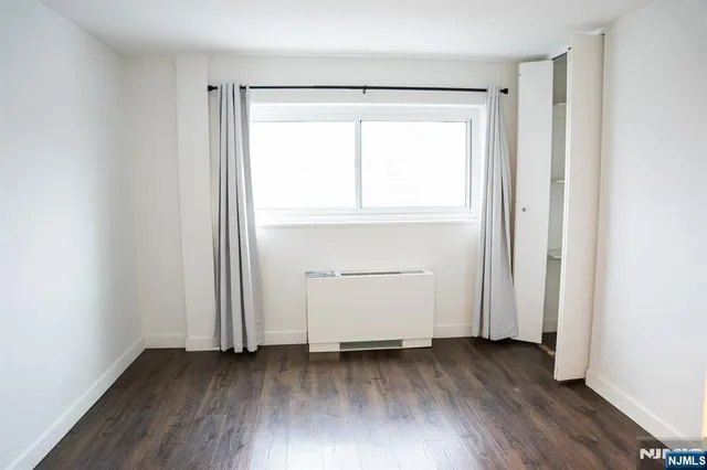 $3,000 | 2180 Center Avenue, Unit 6A, Fort Lee, NJ 07024