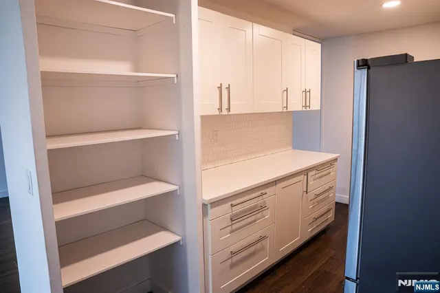 $3,000 | 2180 Center Avenue, Unit 6A, Fort Lee, NJ 07024