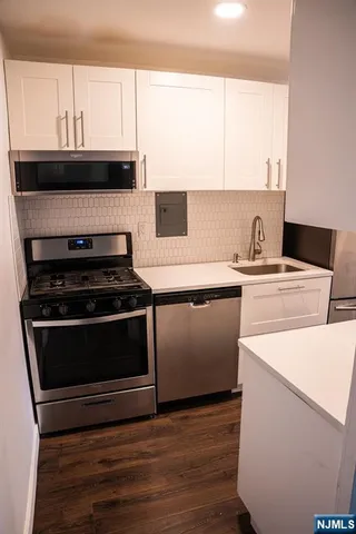 $3,000 | 2180 Center Avenue, Unit 6A, Fort Lee, NJ 07024