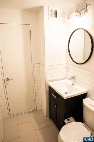 $3,000 | 2180 Center Avenue, Unit 6A, Fort Lee, NJ 07024