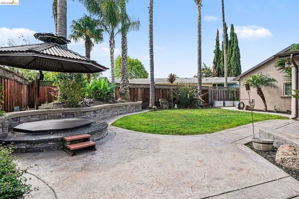 a view of a entryway door of the house