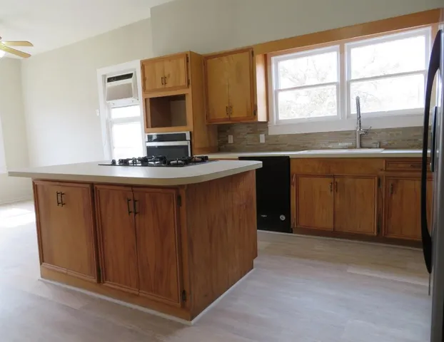 $222,250 | 911 West Liveoak Street, Coleman, TX 76834