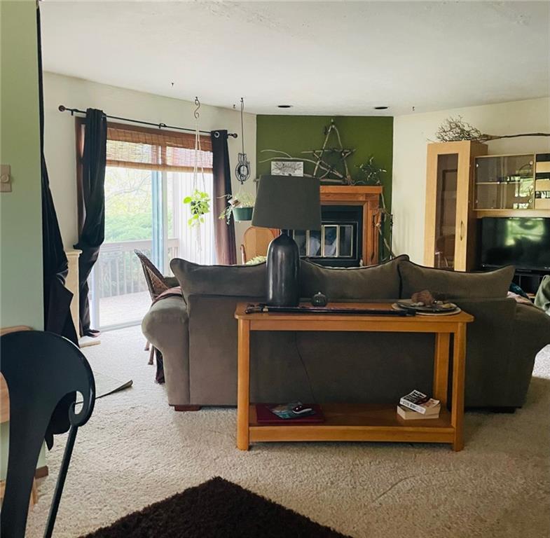 412 Spring Run Monroeville, PA 15146 - Photo 4 of 30 Gallery Image 4