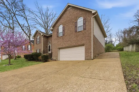 $449,900 | 118 Redbud Drive, Hendersonville, TN 37075