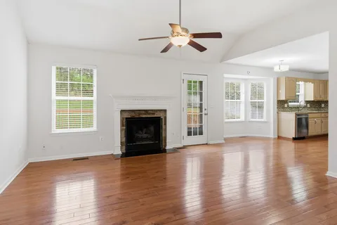 $449,900 | 118 Redbud Drive, Hendersonville, TN 37075