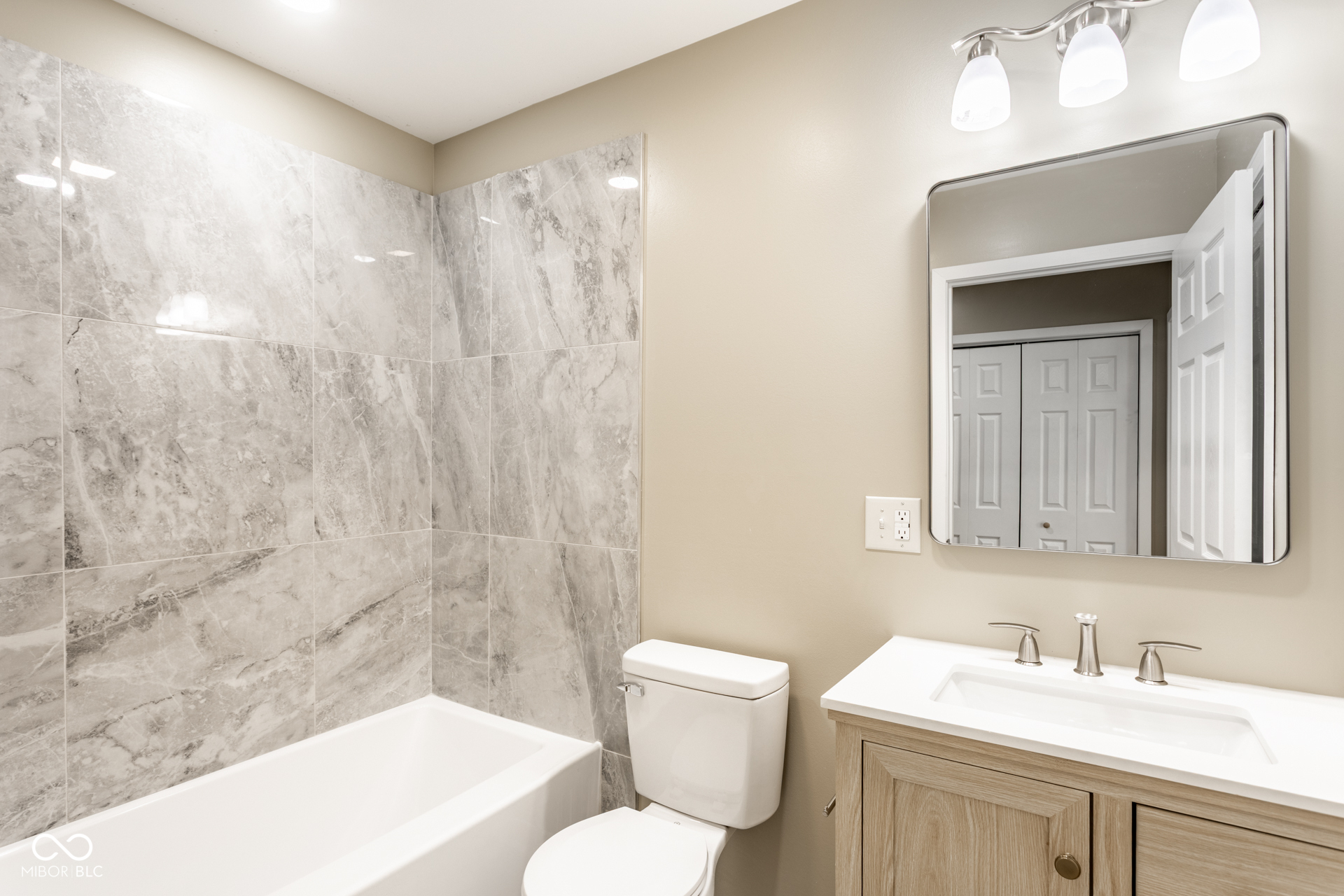 2017 Southeastern Avenue Indianapolis, IN 46201 - Photo 23 of 43