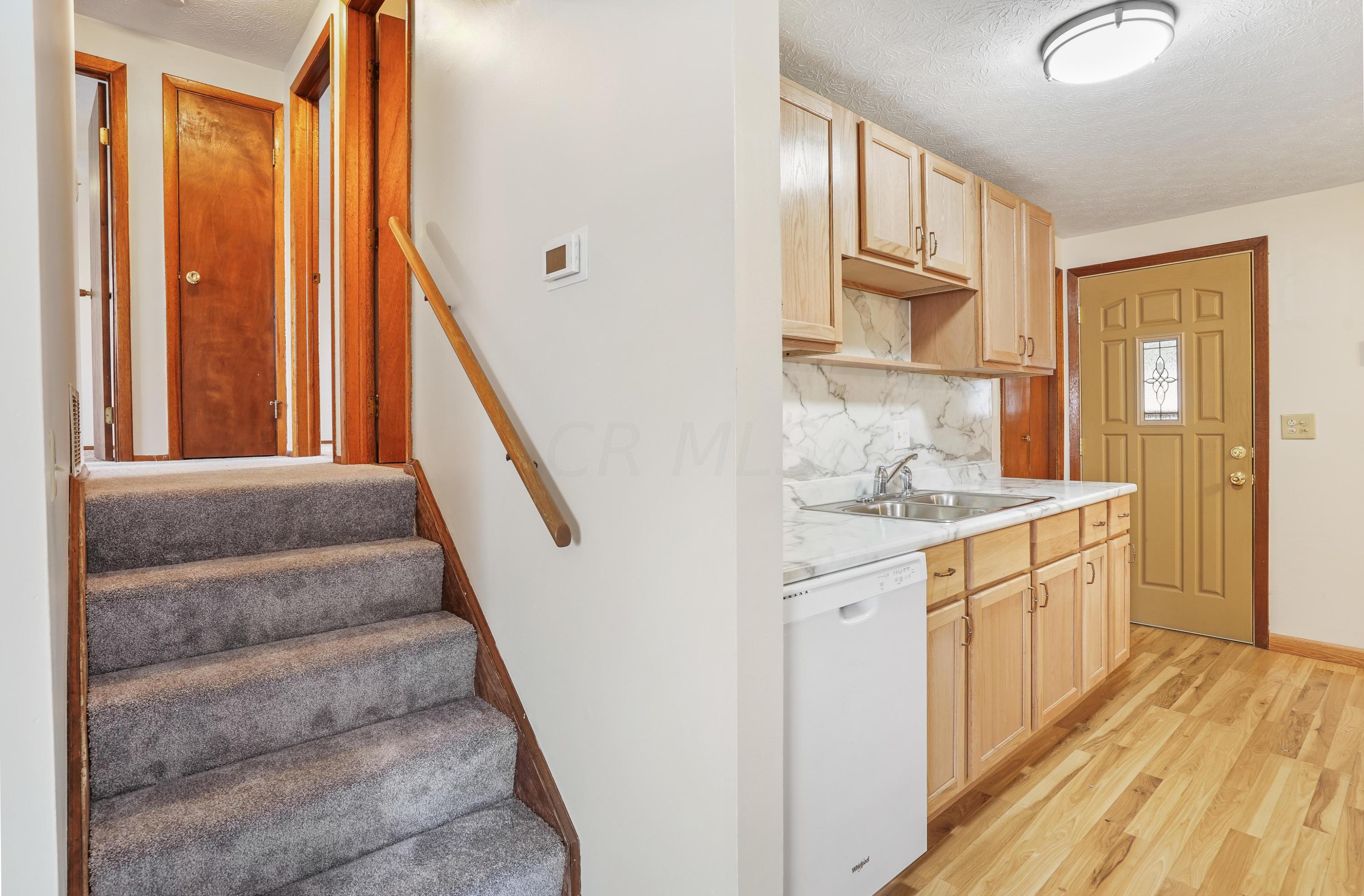 1847 Brookfield Road Columbus, OH 43229 - Photo 8 of 26 Gallery Image 8