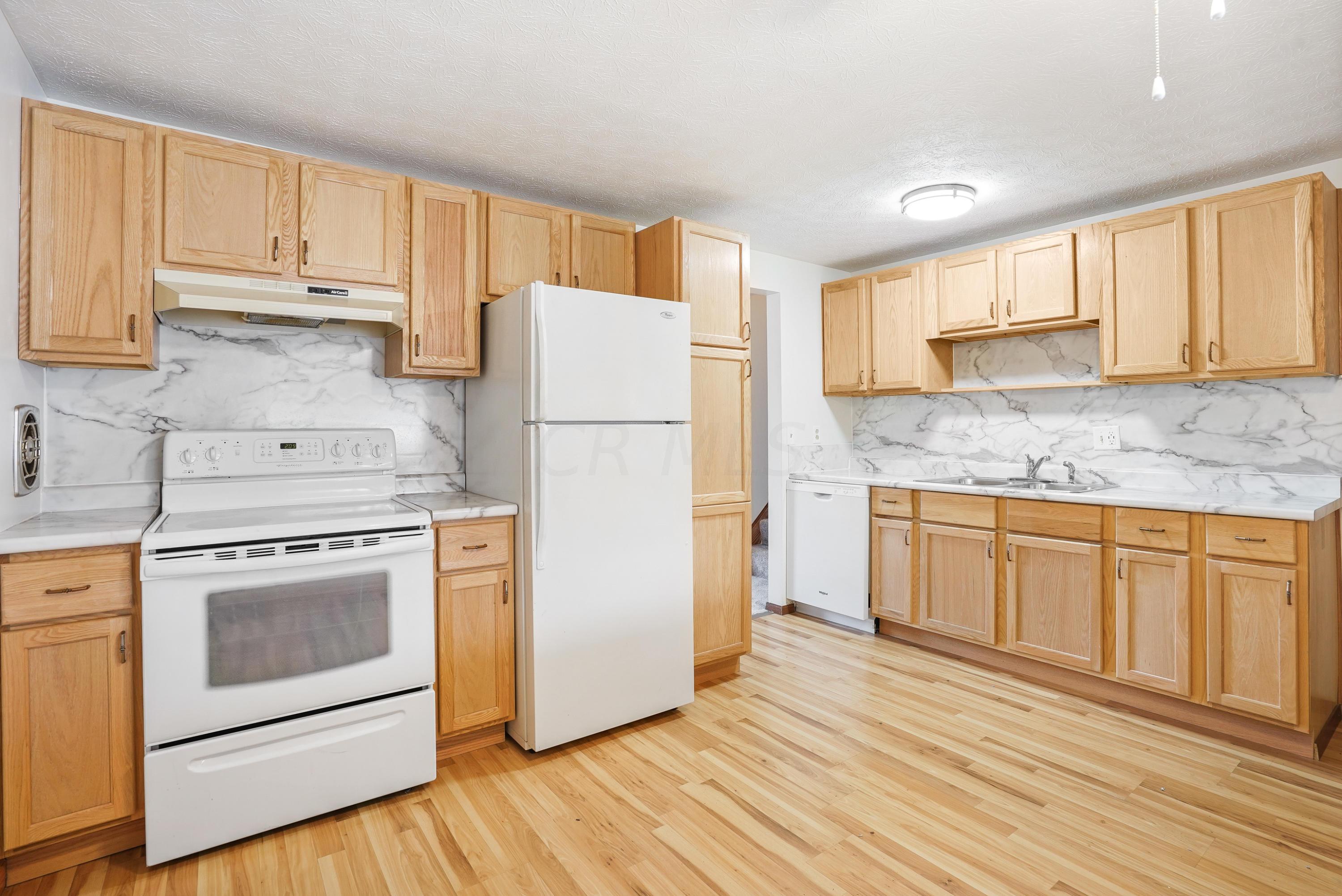 1847 Brookfield Road Columbus, OH 43229 - Photo 9 of 26 Gallery Image 9